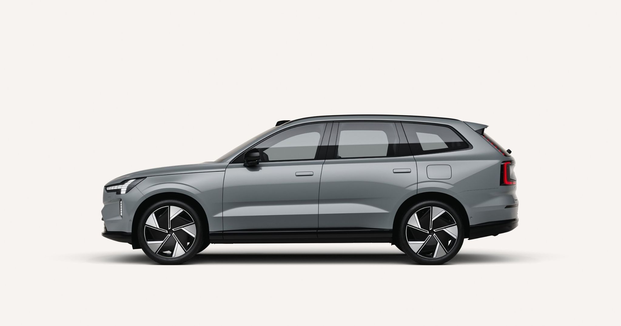 Volvo India has announced the launch of two new flagship electric vehicles set for 2026. Featured Image